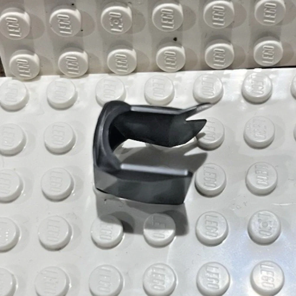 Lego Vintage Gold Lion Head Gray Armor Accessory